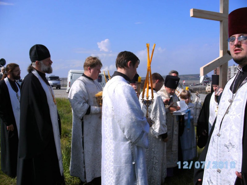 12 июля 2010 года // Освящение Креста и закладного камня в основание строительства храма свт. Луки Архиепископа Красноярского